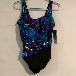 NWT STUDIO WORKS SIZE 16 ONE PIECE SWIM SUIT